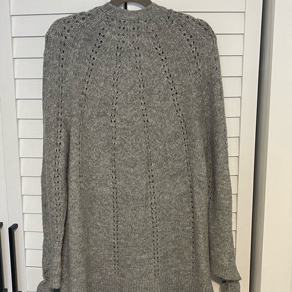 Banana Republic Cardigan - Picture 2 of 5